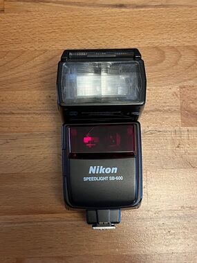 Nikon Speedlight SB-600 Flash Unit